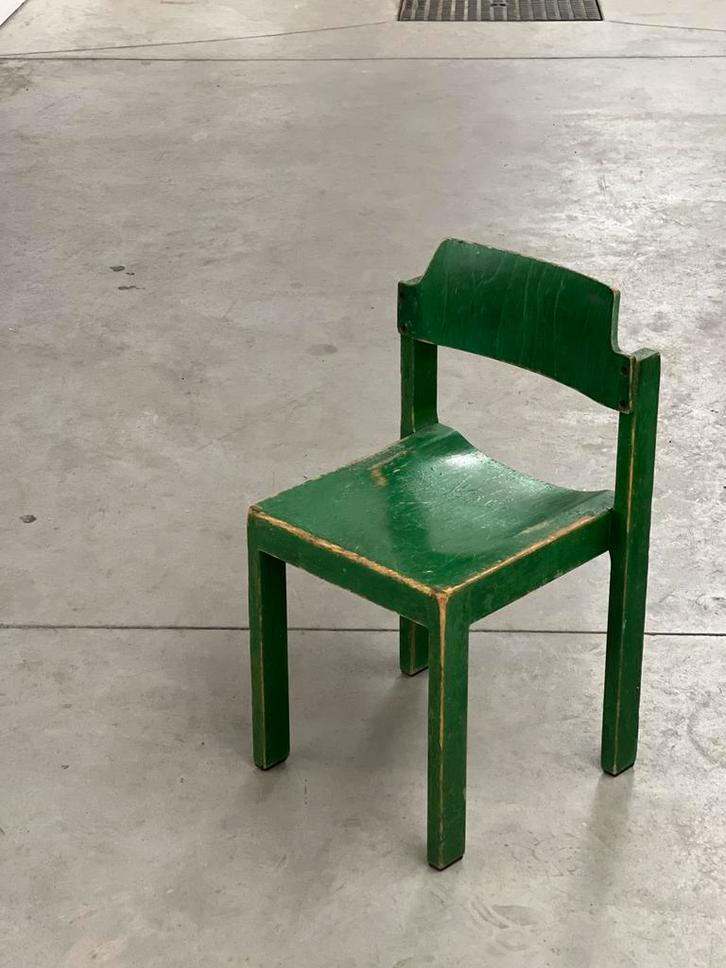 Kleine houten kinderstoel groen geverfd, prachtige patina!, Huis en Inrichting, Stoelen, Gebruikt, Eén, Hout, Overige kleuren