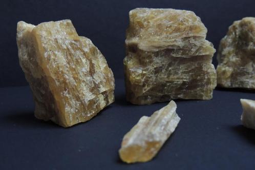 Honingcalciet ruw - 366 gram (item nr1), Collections, Minéraux & Fossiles, Minéral, Enlèvement ou Envoi