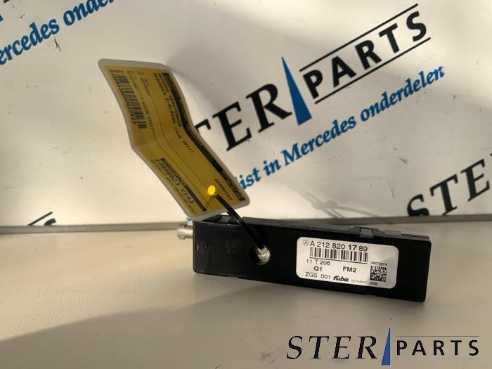 Antenne amplificateur d'un Mercedes E-Klasse, Autos : Pièces & Accessoires, Électronique & Câbles, Mercedes-Benz, Utilisé, 3 mois de garantie
