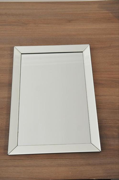 Rechthoekige decoratieve spiegel met afgeschuind glazen fram, Huis en Inrichting, Woonaccessoires | Spiegels, Zo goed als nieuw