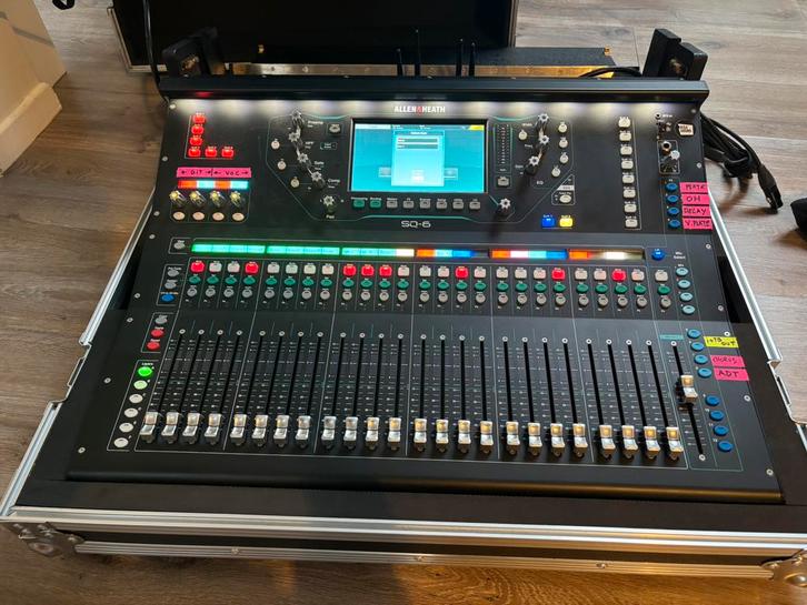 Allen & Heath - SQ6 + étui + ar2412, Musique & Instruments, Tables de mixage, Comme neuf, 20 canaux ou plus, Entrée micro, Enlèvement