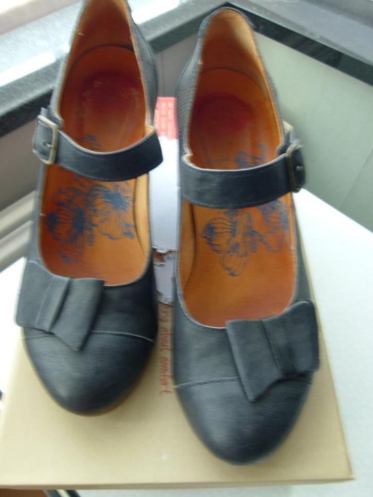 Brako Anatomics Blauw leder M 40, Kleding | Dames, Schoenen, Zo goed als nieuw, Pumps, Blauw, Ophalen of Verzenden