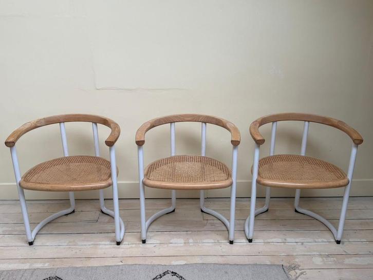 3 vintage ‘Achillea’ stoelen (Tito Agnoli voor Ycami, '70), Huis en Inrichting, Stoelen, Gebruikt, Drie, Hout, Metaal, Riet of Rotan