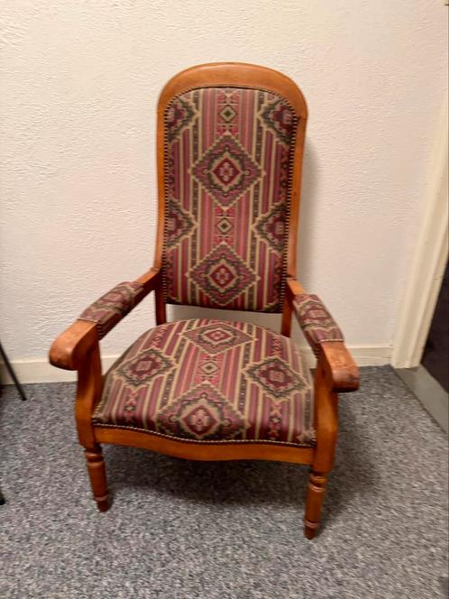 Antieke fauteuil met klassieke patronen - eikenhout zitstoel, Antiek en Kunst, Antiek | Meubels | Stoelen en Sofa's, Ophalen