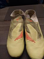 Nike Phantom 44, Sport en Fitness, Ophalen, Zo goed als nieuw, Schoenen