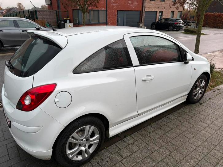 Opel Opel Corsa 2009 – Essence – 130 000 km – 1 250 €, Auto's, Opel, Particulier, Corsa, Benzine, Ophalen