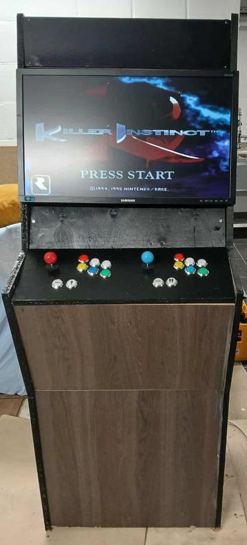 arcadekast 26800games + 2 player 27inch scherm! beschikbaar voor biedingen