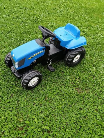 ROLLY TOYS New Holland traptractor met openklapbare motorkap