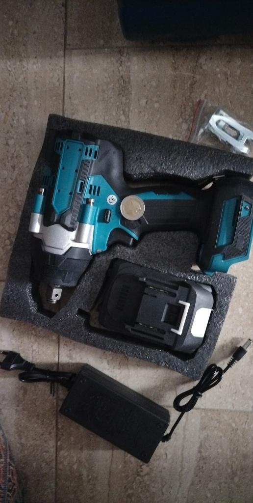 ZWARE klopper 1000N werkt op MAKITA 18Volt, wielmoeren los, Doe-het-zelf en Bouw, Gereedschap | Overige machines, Zo goed als nieuw