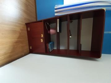 Étagère/ bibliothèque  beschikbaar voor biedingen