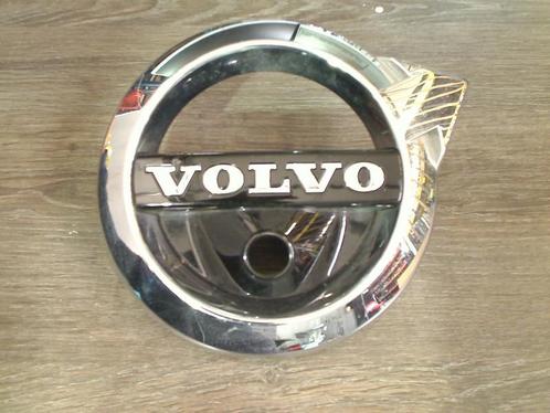 EMBLEEM Volvo XC40 (XZ) (01-2017/09-2021) (31383646), Auto-onderdelen, Overige Auto-onderdelen, Volvo, Gebruikt