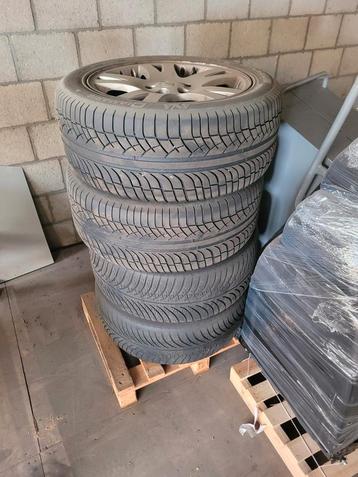 Banden en velgen range land rover l320 255/50r19 discovery beschikbaar voor biedingen