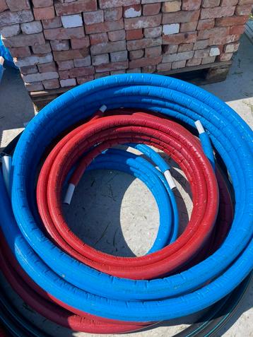 Alpex leiding sanitair blauw en rood geïsoleerd, Ophalen, Zo goed als nieuw