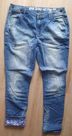Jeans femme taille M, Vêtements | Femmes, Jeans, Enlèvement
