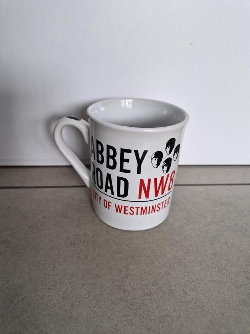 mok / tas The Beatles Abbey Road, Verzamelen, Muziek, Artiesten en Beroemdheden, Zo goed als nieuw, Gebruiksvoorwerp, Ophalen of Verzenden