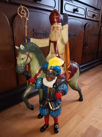 Groot beeld Sint te paard & Zwarte Piet