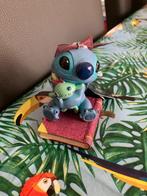 Nieuw Disney ornament - Stitch op boek ( Disneyland Parijs ), Verzamelen, Ophalen of Verzenden, Overige figuren, Nieuw, Beeldje of Figuurtje