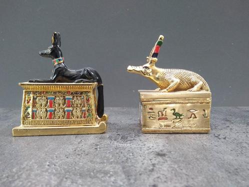 Egyptische sarcofaag met anubis en krokodil, Collections, Statues & Figurines, Enlèvement ou Envoi