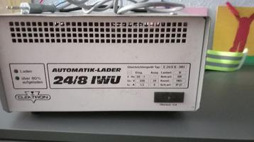 Automatische lader 24V beschikbaar voor biedingen