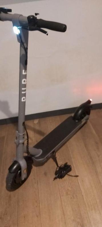 Step pure  met oplader  beschikbaar voor biedingen