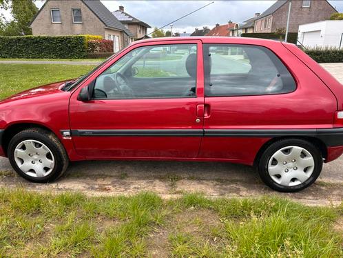 Citroën Saxo, Autos, Citroën, Particulier, Saxo, Airbags, Radio, Essence, Euro 3, Berline, 3 portes, Boîte manuelle, Rouge, Noir