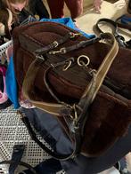 Martingale bruin pony, Enlèvement, Comme neuf