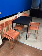 6 tafels met stoelen, Ophalen