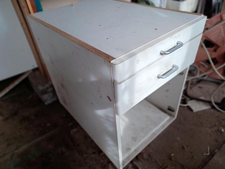 Wit kastje met 2 grote schuiven in goede staat, Huis en Inrichting, Kasten | Ladekasten, Gebruikt, Minder dan 100 cm, Minder dan 50 cm