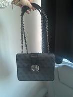 guess handtas, Handtassen en Accessoires, Tassen | Damestassen, Ophalen, Zo goed als nieuw, Handtas