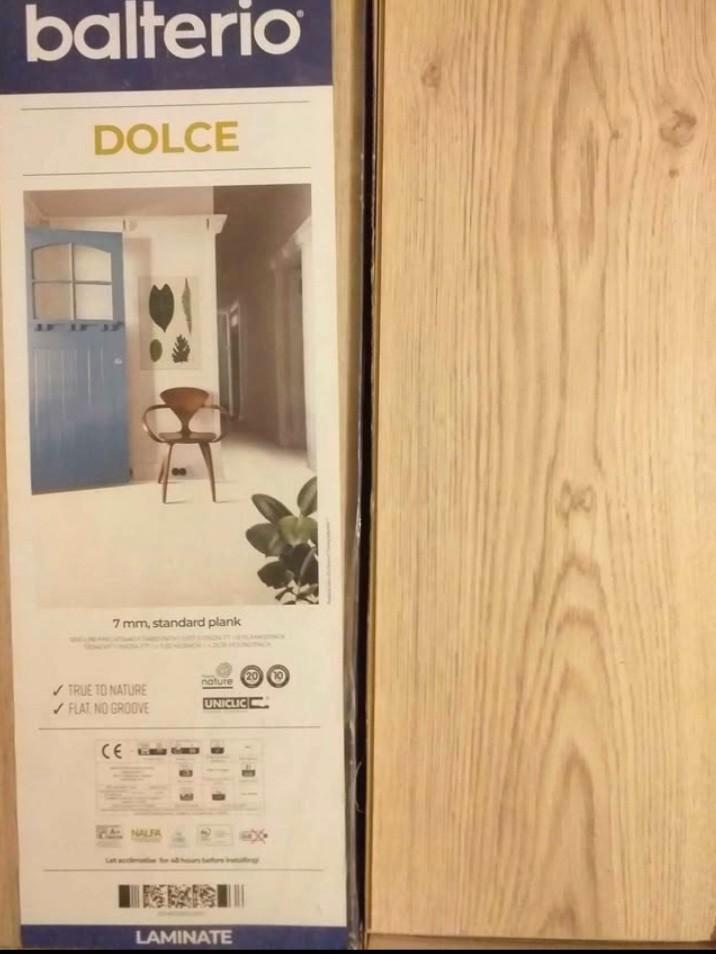 Gelamineerd parket/ 2,736 m2/ Waarde:€52, Huis en Inrichting, Stoffering | Vloerbedekking, Nieuw, Parket, minder dan 10 m², Ophalen