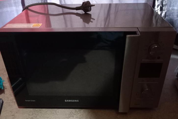 Micro-Ondes Multifonction Samsung ( Smart Oven ), Electroménager, Micro-ondes, Comme neuf, À Poser, 45 à 60 cm, Croustillant, Gril