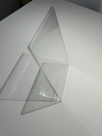 Présentoir / Porte documents A4 en plexy  beschikbaar voor biedingen