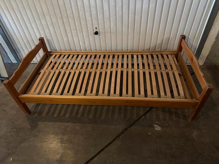 eenpersoonsber met lattenbodem 1m80 x 90cm, Huis en Inrichting, Slaapkamer | Bedden, Zo goed als nieuw, Eenpersoons, 90 cm, 190 cm of minder