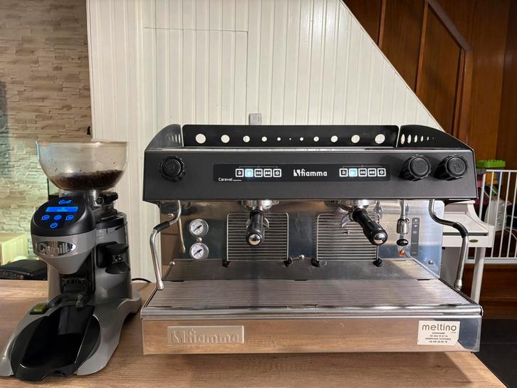 Machine à café professionnelle Fiamma avec moulin, Articles professionnels, Horeca | Autre, Enlèvement