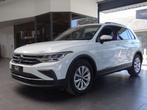 Volkswagen Tiguan 1.5 TSI ACT Life Business OPF (bj 2023), Auto's, Voorwielaandrijving, Stof, 4 cilinders, Wit