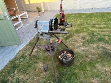 Ridgid 300 draadsnijmachine beschikbaar voor biedingen