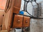 Oude naaimachine tafel met naaimachine, Ophalen