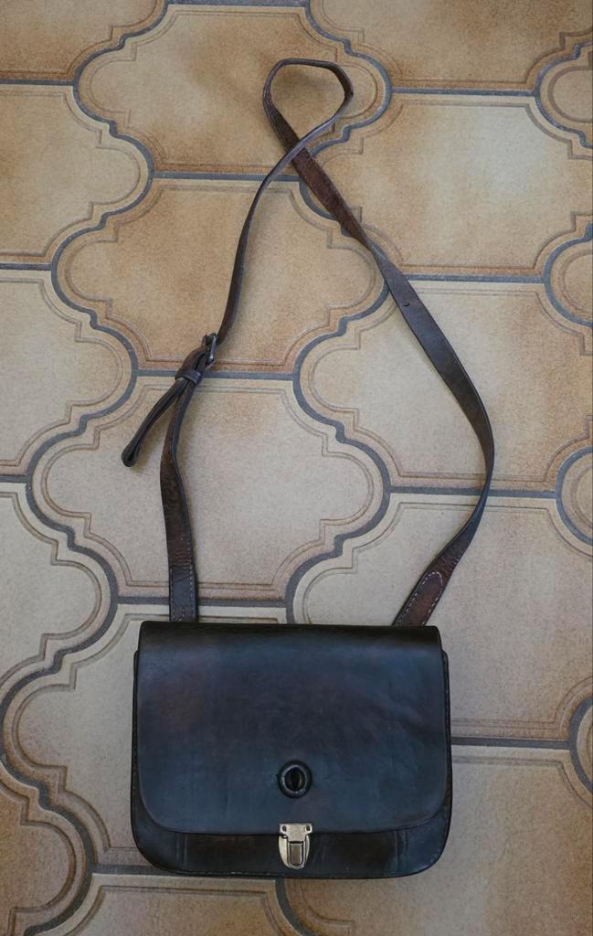 Tas in leer (jaren 50), Antiek en Kunst, Antiek | Kleding en Textiel, Ophalen