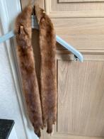 Bont nerts sjaal, Enlèvement, Écharpe