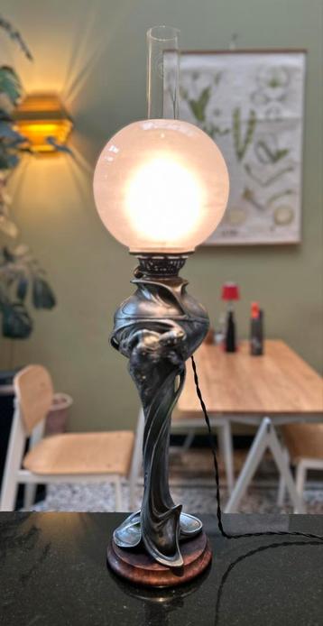 Art nouveau olielamp „La Nuit”, 1900 Ch. E. Jonchery beschikbaar voor biedingen