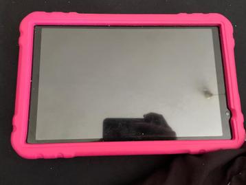 Kindertablet met roze omhulsel beschikbaar voor biedingen
