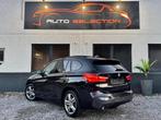 BMW X1 1.5iA sDrive18 PACK M - PANO - NAVI - SENSATEC, Auto's, BMW, Alcantara, Zwart, Bedrijf, 5 zetels