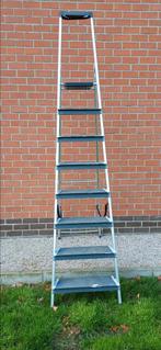 Aluminium plooiladder 8 treden., Ladder, Zo goed als nieuw, Ophalen
