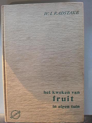Oud boek "Het kweken van fruit in eigen tuin" beschikbaar voor biedingen