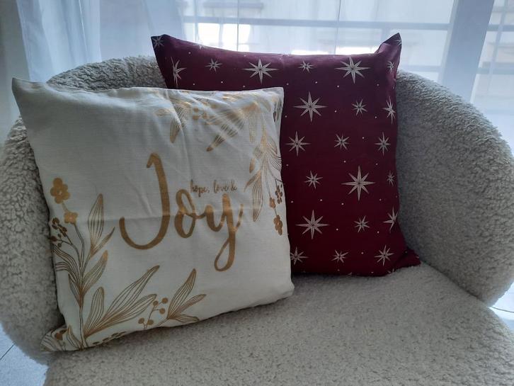 Kerst - 4 x kussens kussenhoes kerstmotief, Diversen, Kerst, Zo goed als nieuw, Ophalen of Verzenden