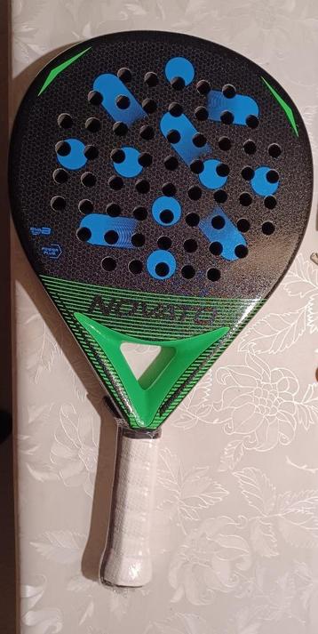 PADL NOVATO  padelrackets voor volwassenen. beschikbaar voor biedingen