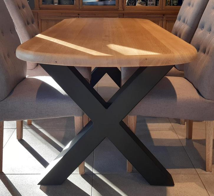Eiken tafel met metalen, zwarte X-poten, Huis en Inrichting, Tafels | Eettafels, Zo goed als nieuw, 50 tot 100 cm, 150 tot 200 cm
