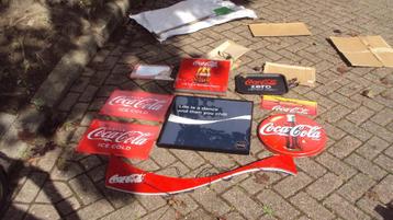 lot reclame Coca-Cola metalen platen en lichtbakken beschikbaar voor biedingen