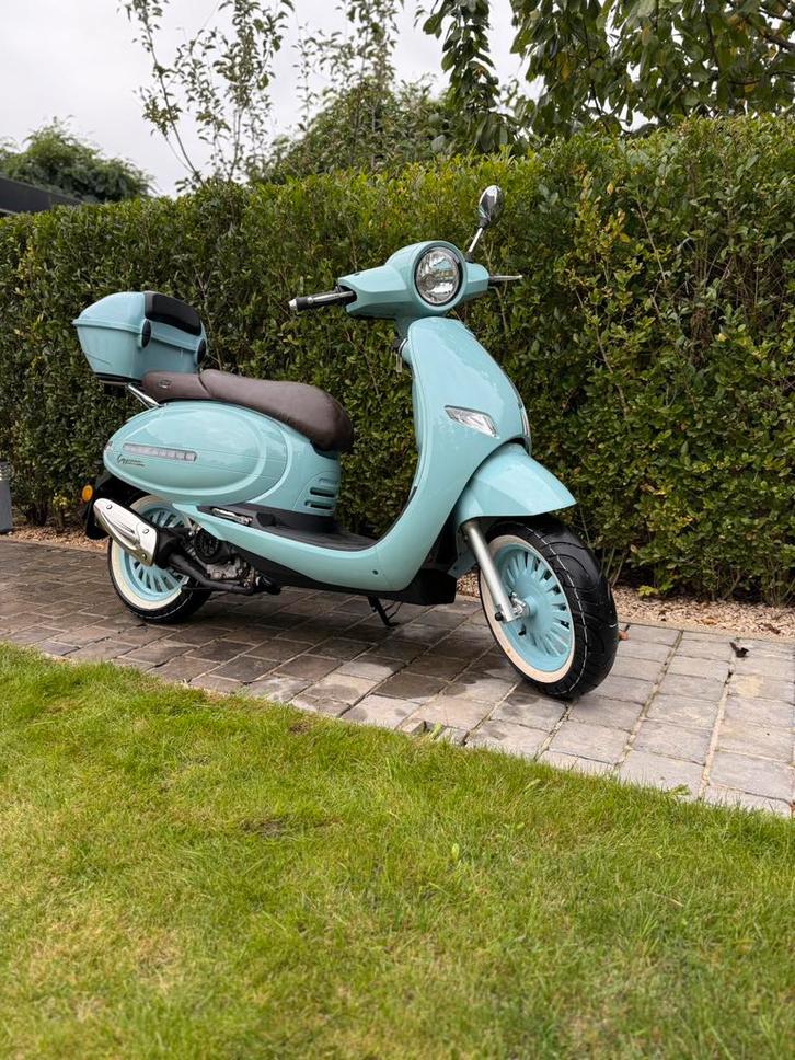 GTS Cappucino 50cc met maar 457km nieuwstaat!, Fietsen en Brommers, Snorfietsen en Snorscooters, Zo goed als nieuw, Overige merken