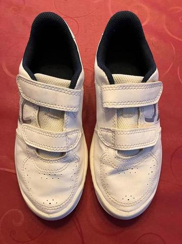 Sport/turnschoenen Decathlon maat 32 wit met witte zolen beschikbaar voor biedingen